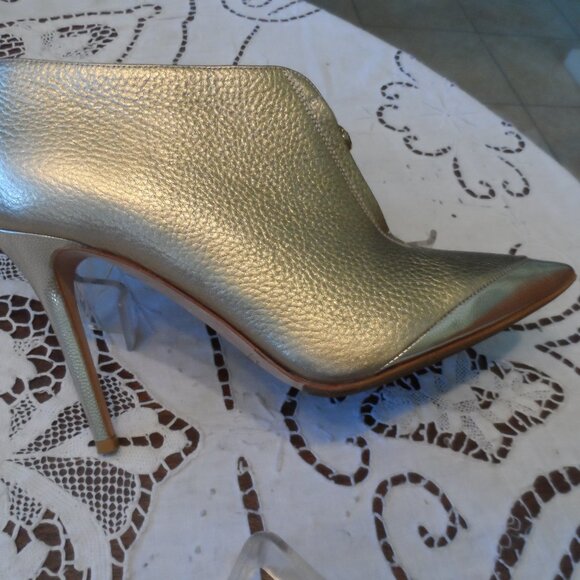 New Jimmy Choo Gold Metallic Ankle Boots w/Front Chain Detail Size 38.5B - Picture 11 of 16